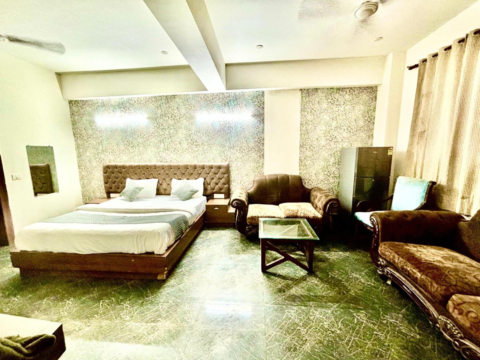 Hotel Pushpanjali Neu-Delhi Exterior foto