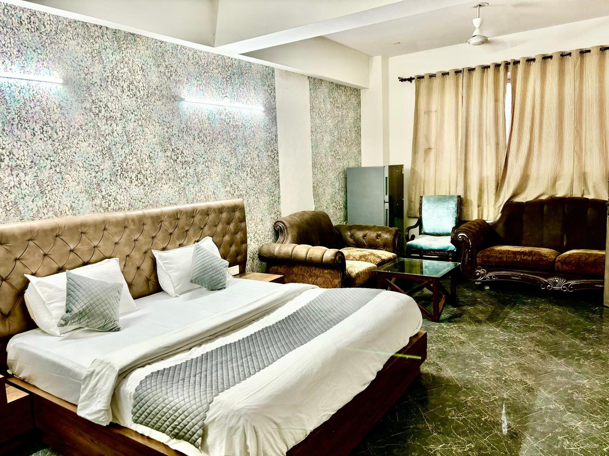 Hotel Pushpanjali Neu-Delhi Exterior foto